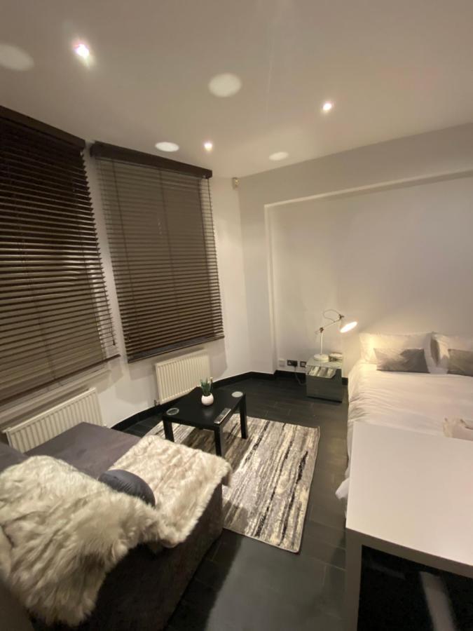דירות לונדון Beautiful Modern Studio In High Street Kensington מראה חיצוני תמונה