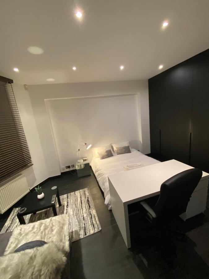 דירות לונדון Beautiful Modern Studio In High Street Kensington מראה חיצוני תמונה