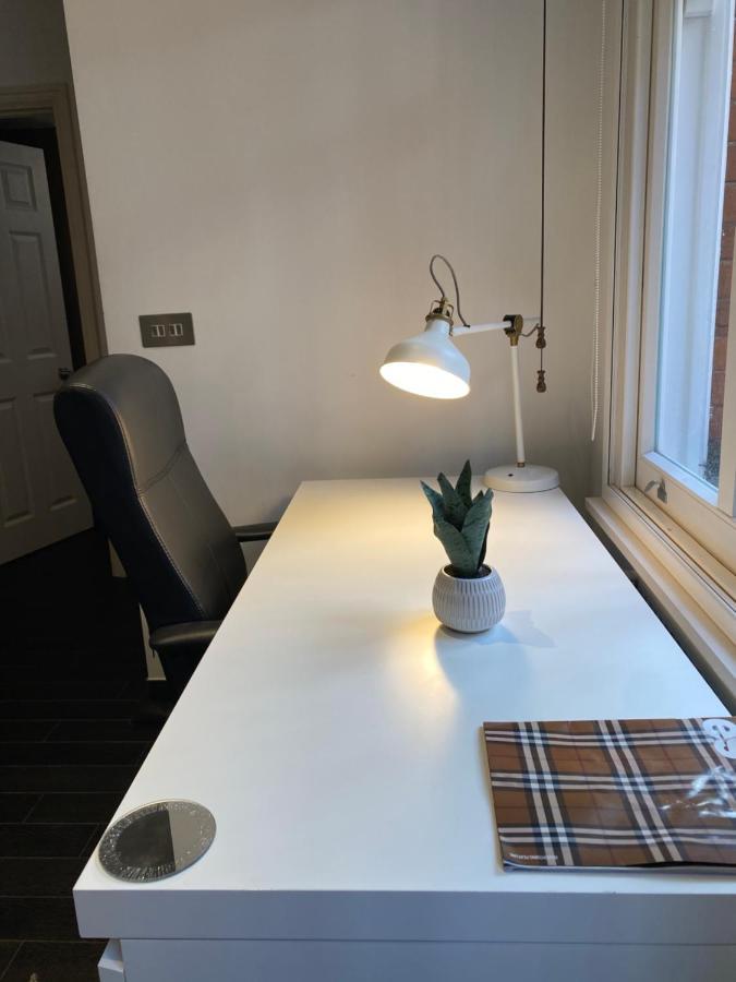דירות לונדון Beautiful Modern Studio In High Street Kensington מראה חיצוני תמונה